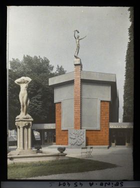 Image représentant L'Exposition des arts décoratifs, Tchécoslovaquie, façade principale