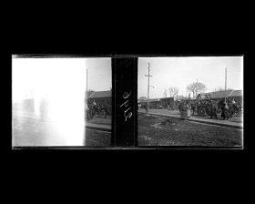 Image représentant Scène de rue sur Dingzijie ("rue en Forme de T"), appelée aussi Bamiancao (lieu-dit "l'Auge à Huit Faces")