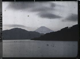 Image représentant Le Lac Ashinoko et le Mont Fuji au crépuscule