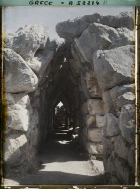 Image représentant La galerie couverte desservant les casemates d'un bastion (à l'est ou au sud) de la citadelle