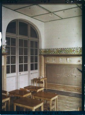 Image représentant Ecole Normale Supérieure de Jeunes filles de Sèvres : L'Entrée des Classes enfantines