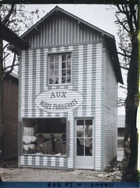 Image représentant France, Reims, Une modiste