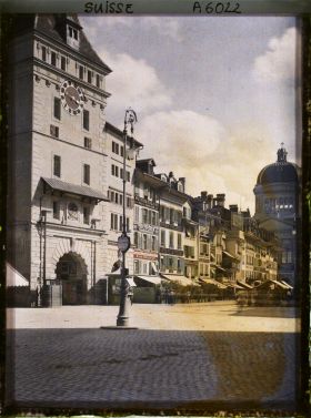 Image représentant La Käfigturm (tour des Prisons) et le palais Fédéral