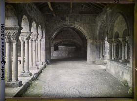 Image représentant France, St-Bertrand-de-Comminges, Cloître (Côté Est)