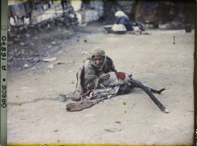 Image représentant Grèce, Salonique, Vieille mendiante Tzygane