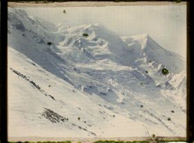 Image représentant France Les Alpes, Le Plan de l'aiguille, altitude 2202m Le Mt Blanc, le Dôme et l'aige du Goûter, le glacier supérieur des Bossons