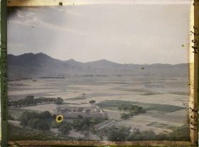 Image représentant La plaine de Wazirâbâd. Une qala (habitation fortifiée)