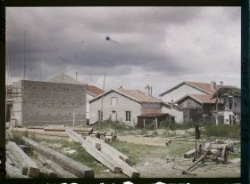 Image représentant France, Les Islettes, Reconstructions place de l'Eglise