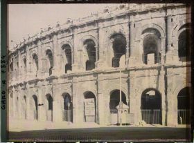 Image représentant Les arènes