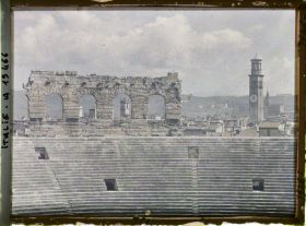 Image représentant Vue intérieure des arènes