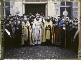 Image représentant Turquie, Angora, Prêtres Arméniens Catholiques devant leur Chapelle