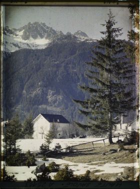 Image représentant France Les Alpes, Vallée de Chamonix, Du Village des Bois : la Chaine du Brévent et l'Aiguille Pourrie