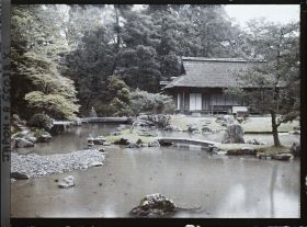 Image représentant Villa impériale de Katsura (Katsura-Rikyu) : jardin devant le pavillon de thé Shôkintei