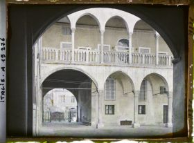 Image représentant Intérieur d'un Vieux Palais