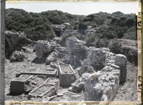 Image représentant Sarcophages dans le mausolée circulaire
