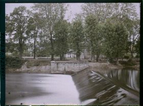Image représentant La digue sur la Corrèze