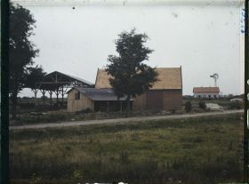 Image représentant France, La Targette, Une ferme reconstruite