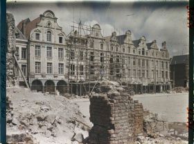 Image représentant France, Arras, Vieilles maisons reconstruites dans leur Style (Petite Place)