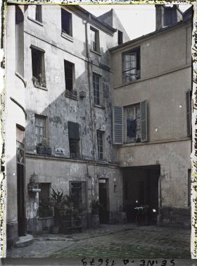 Image représentant Cour de vieille maison rue Tournefort ?