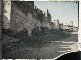 Image représentant Les murailles et la forteresse