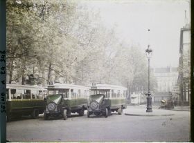 Image représentant Station d'autobus place de la Madeleine, la Compagnie générale des omnibus de Paris