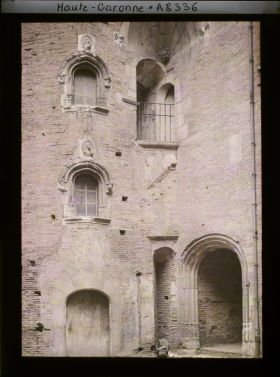 Image représentant La partie inférieure de la tour intérieure de l'hotel de Bernuy
