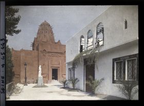 Image représentant L'Exposition des arts décoratifs, Pavillon de Tunisie et Pavillon de l'Afrique occidentale