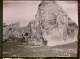 Image représentant La forteresse vue de la place des Ormes