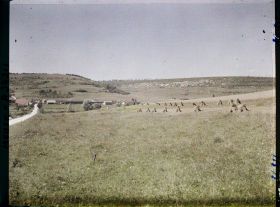 Image représentant France, St Rémy, Vue panoramique s/ les baraquements de St Rémy et la Côte de Senoux