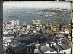 Image représentant Le bas de la Corne d'Or et l'entrée du Bosphore, depuis le haut de la tour de Galata (rive gauche, nord)