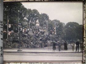 Image représentant Pyramide de canons avenue des Champs-Elysées pour les fêtes de la Victoire des 13 et 14 juillet
