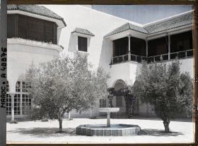 Image représentant La patio du palais de la résidence générale