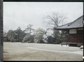 Image représentant Palais du Nijô-jô : jardin et extrémité du pavillon Hon-maru
