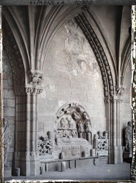 Image représentant Espagne, Léon, Dans le cloître de la Cathédrale