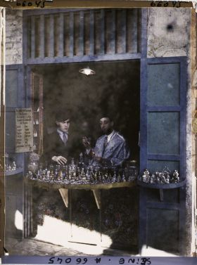 Image représentant L'Exposition Coloniale Internationale de 1931, marchand de parfums