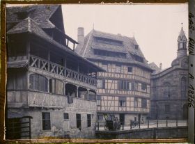 Image représentant La Maison des Tanneurs et le Temple de Sion, place Benjamin-Zix