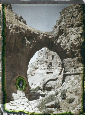 Image représentant Algérie, Constantine, Au fond des gorges, Le Pont naturel
