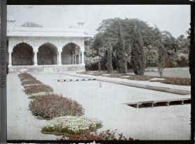 Image représentant Pavillon Sawan ou Bhadon (?) dans le "jardin-qui-donne-la-vie" (Hayat Bakash Bagh) dans le fort Rouge (Lal Qila)