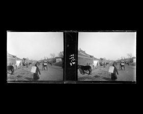 Image représentant Des passants, des chevaux dételés et des pousse sur Beichizi ("section Nord des Douves")