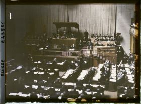 Image représentant Cinquième assemblée annuelle de la Société des Nations (SDN) à Genève. L'intérieur de la Salle de la Réformation