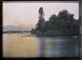 Image représentant Plusieurs bateaux sur le lac des Quatre-Cantons