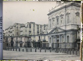 Image représentant Piazza del Mercato ou place du marché et église Santa Croce e Purgatorio al Mercato