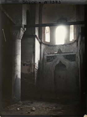 Image représentant L'intérieur de la vieille mosquée enterrée