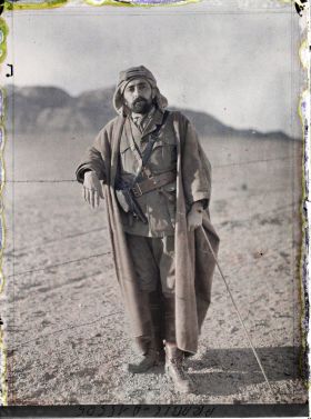 Image représentant L'émir Yazbek, secrétaire en chef de l'émir Fayçal