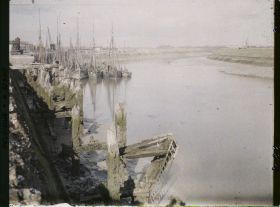 Image représentant Belgique, Nieuport, l'Yser vu vers l'amont