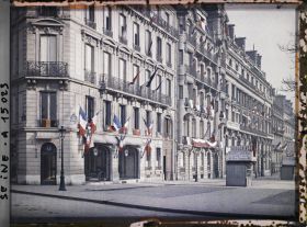 Image représentant Baraque de l'emprunt et pavoisements au 152 avenue des Champs-Elysées