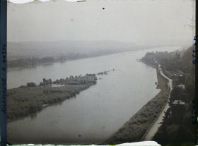 Image représentant Allemagne, Rolanseck, Vue vers Hounef et les 7 Montagnes