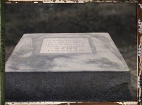 Image représentant France, Fort Douaumont, La plaque de la 1ère pierre de L'Ossuaire des Combats de Verdun 22 Août 1920