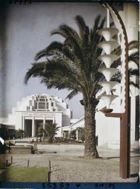 Image représentant L'Exposition Coloniale Internationale de 1931, la Cité des Informations, vue vers le pavillon central