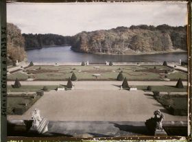 Image représentant Les jardins vus du château de Voisins